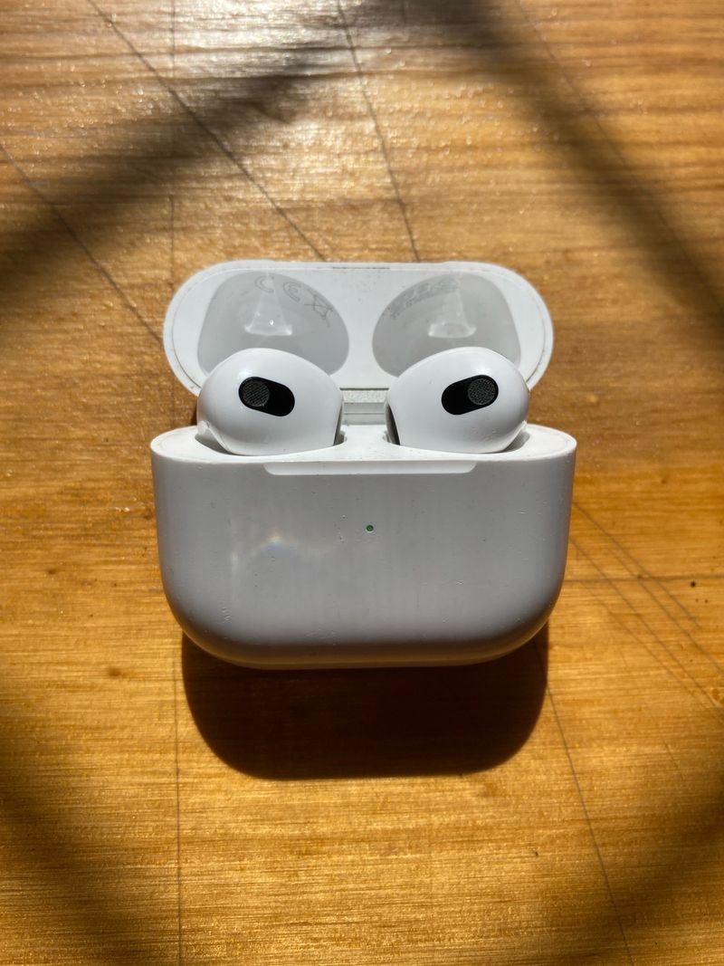 Airpods 3ª Gen con Caja Original afbeelding 2