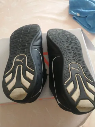 Zapatillas Puma Negras y Rojas