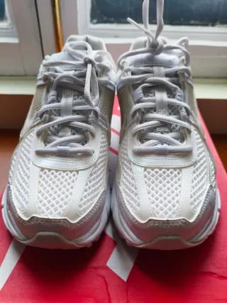 Zapatillas Nike Vomero 5 SE Blancas