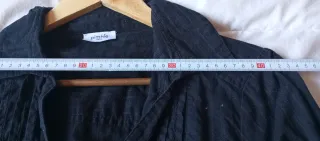 Camisa negra de manga larga