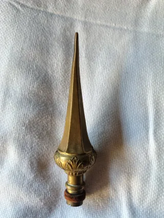 Lote distintivos y galonería de la Guardia Real