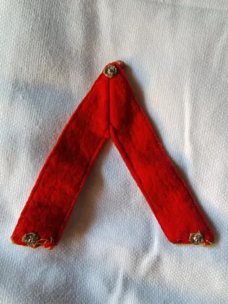 Lote distintivos y galonería de la Guardia Real