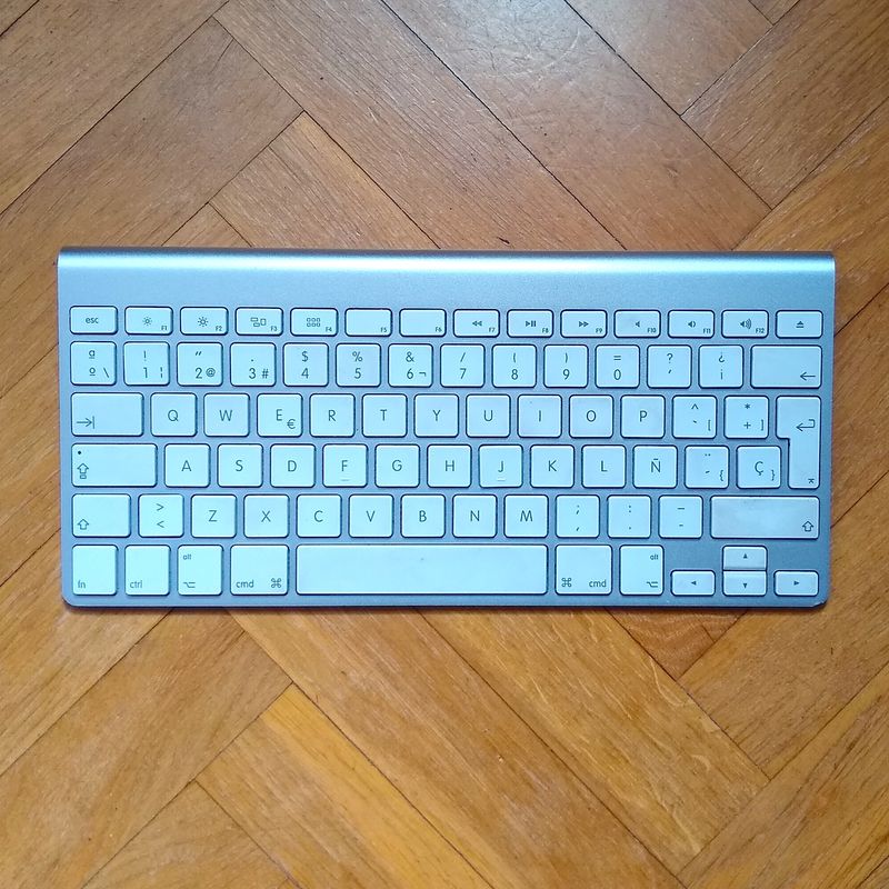Teclado Apple A1314 (Para Piezas)