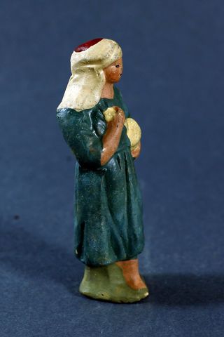 FIGURA ANTIGUA EN BARRO DE MÚSICO CON ZAMBOMBA.