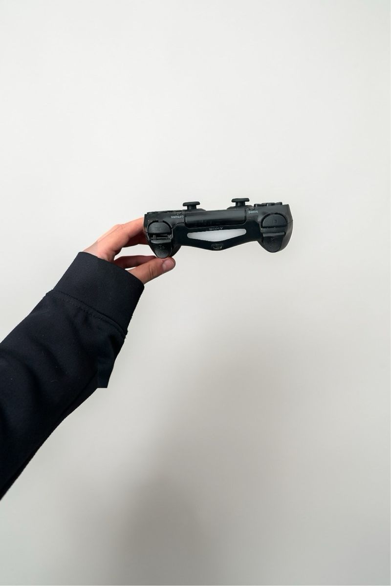 PS4 (PlayStation 4) Negra + 2 Controles afbeelding 8