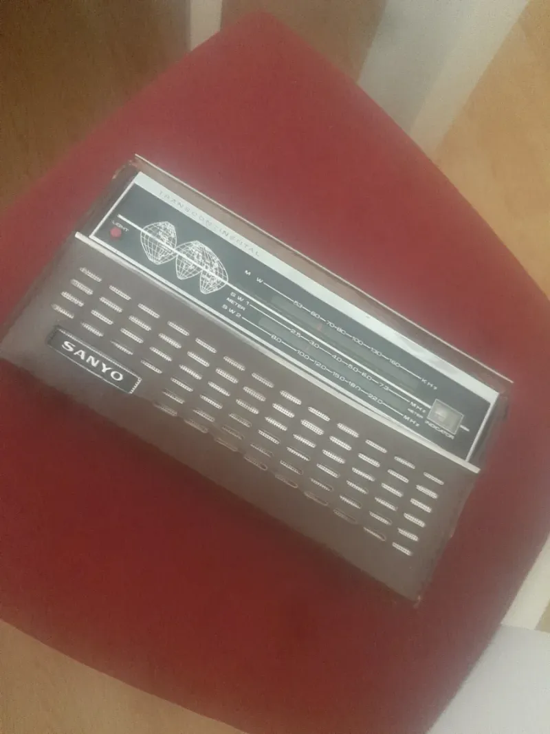 Radio Sanyo Transcontinental Antigua afbeelding 3