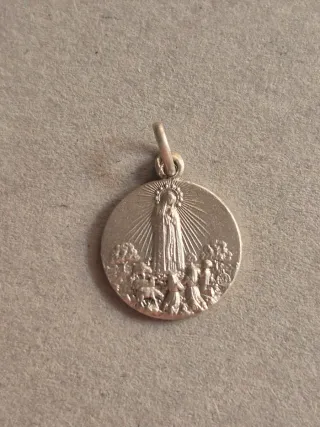 6 Medallas religiosas. Vírgenes.