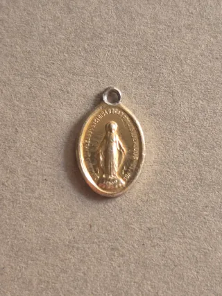 6 Medallas religiosas. Vírgenes.