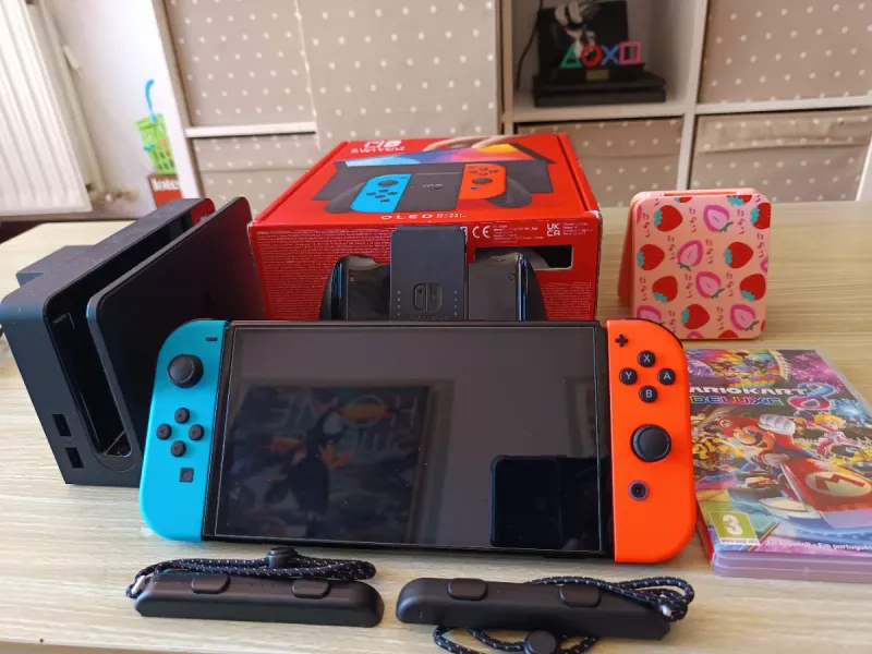Nintendo Switch OLED + Mario Kart 8 Deluxe afbeelding 6