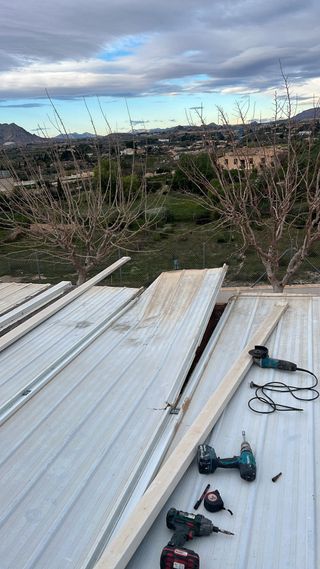 CARPINTERÍA METÁLICA Y REPARACIÓN DE ESTRUCTURAS