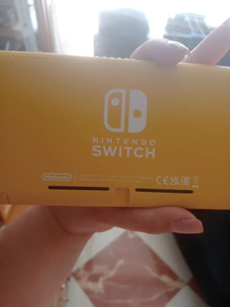 Nintendo Switch Lite Amarillo afbeelding 4