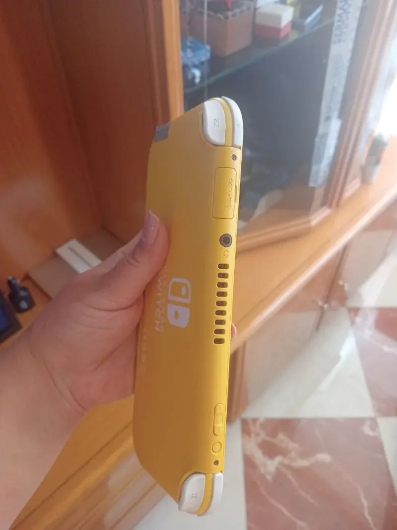 Nintendo Switch Lite Amarillo afbeelding 5