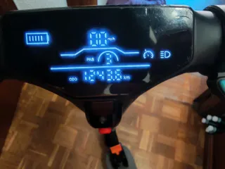 Patinete Eléctrico con Luz Roja