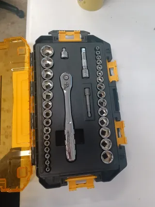 Caja de herramientas DeWalt 1/4 y 3/8