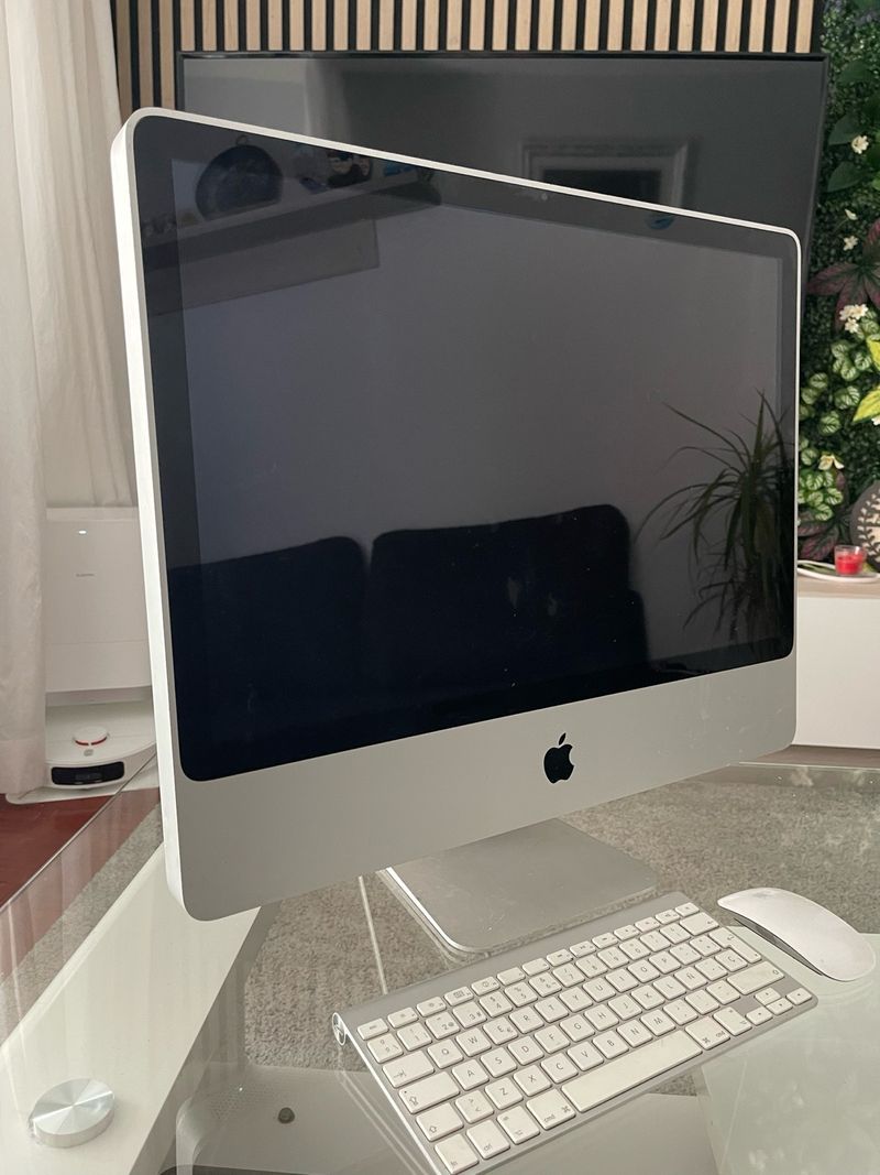 Imac Apple Plata y Blanco
