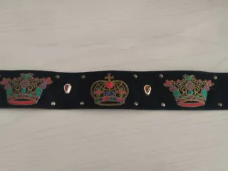 Cinturón Negro con Hebilla Dorada