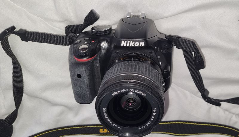 Cámara Nikon D3300 Como Nueva + Funda