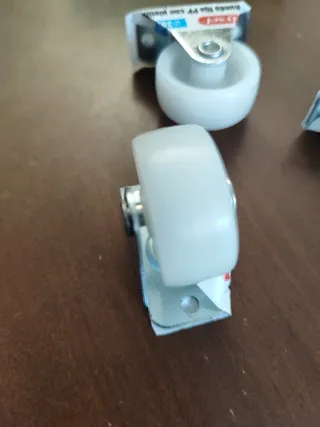 4 Ruedas Giratorias Nuevas a estrenar