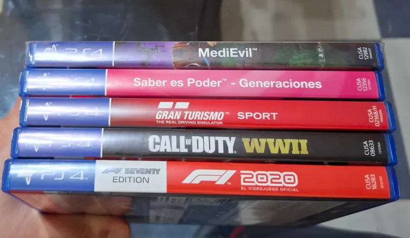 5 juegos PS4, en perfecto estado, no vendo sueltos afbeelding 2