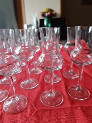 N, 14. Bicchierini Vetro Liquore