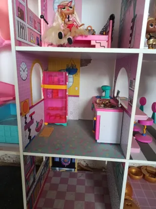 Casa de Muñecas LOL/OMG con Piscina y Tobogán