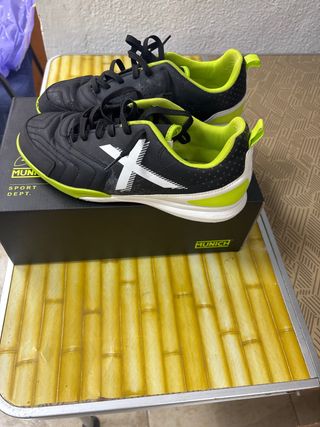 Zapatillas Fútbol Sala Munich Negras y Verdes