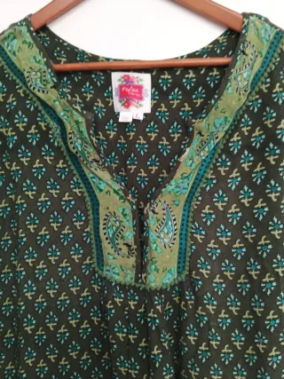 Vestido verde caqui con volante