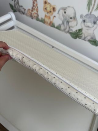 Cambiador de bebé con cajones