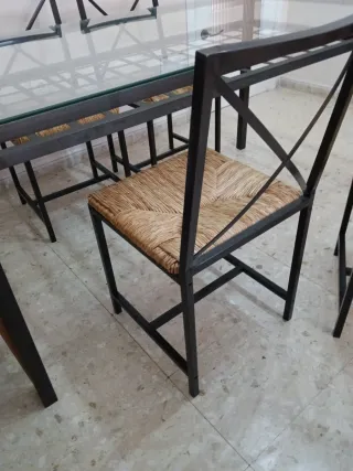 Mesa comedor cristal y metal Ikea