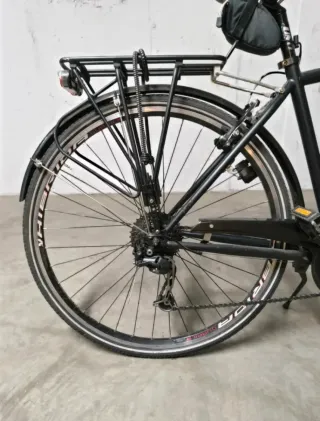 Bicicleta híbrida B’Twin Trekking Shimano Deore 28