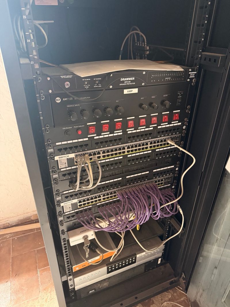 Rack Telecomunicaciones Red, Sonido y Seguridad