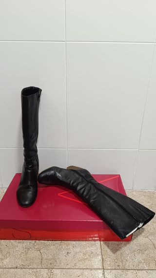 BOTAS DE PIEL AUTENTICA, CASI SIN USO, TALLA 36/37