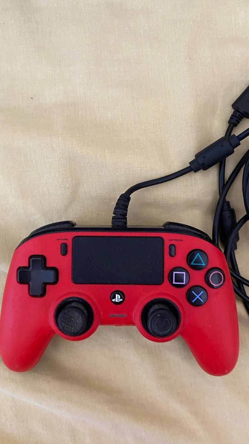 Mando Nacon PS4 Rojo