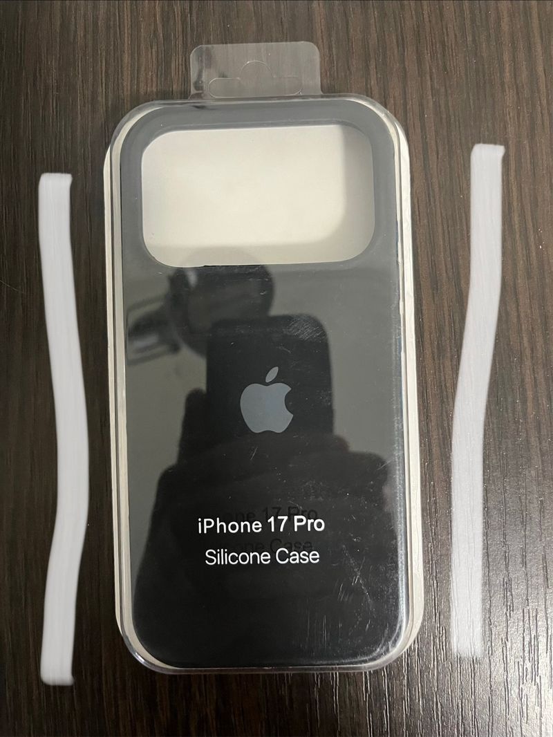 Funda iPhone 17 Pro Silicona Negra