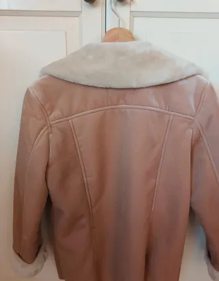 Cazadora Biker Stradivarius Beige/Rosa Talla M