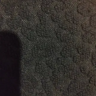 Falda negra con volante