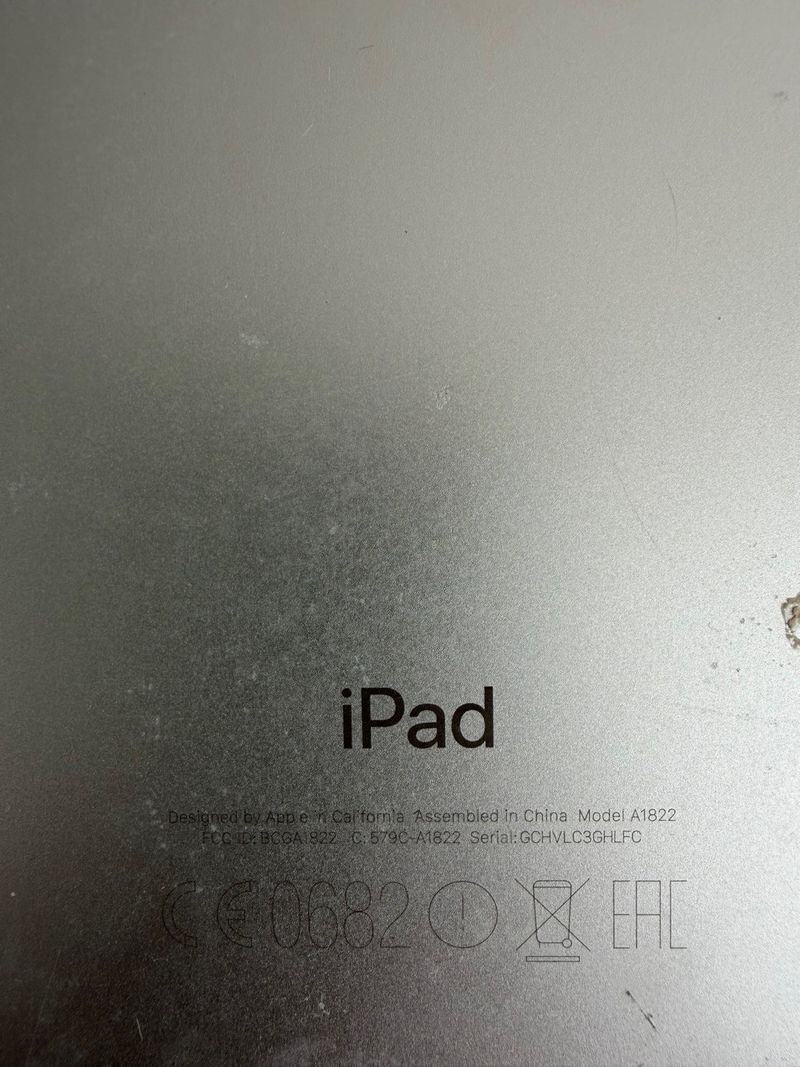 Vendo funda ipad para niños, con ipad roto