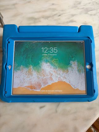 Vendo funda ipad para niños, con ipad roto