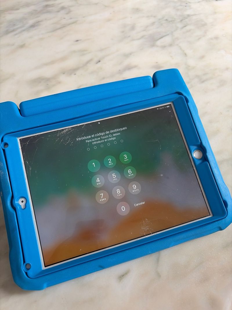 Vendo funda ipad para niños, con ipad roto afbeelding 5