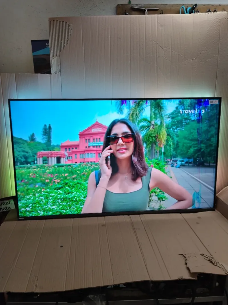 Televisor Philips The one Smart Ambilight 3