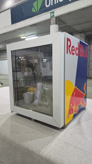 Nevera encimera RED BULL 20 latas, enfría OK!!