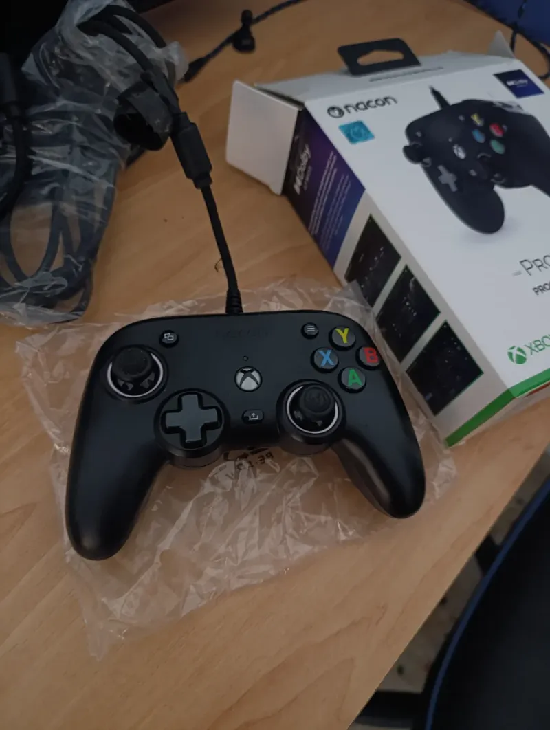 Mando Xbox Pro Compact Nacon