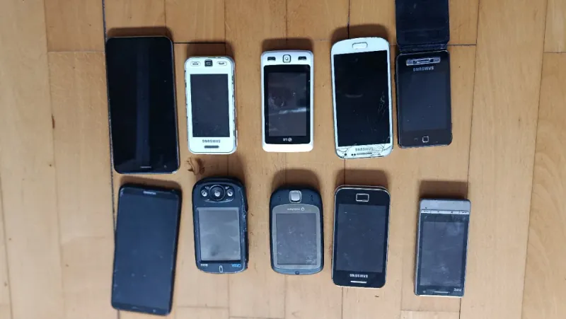 Lote móviles antiguos, para colección o piezas.
