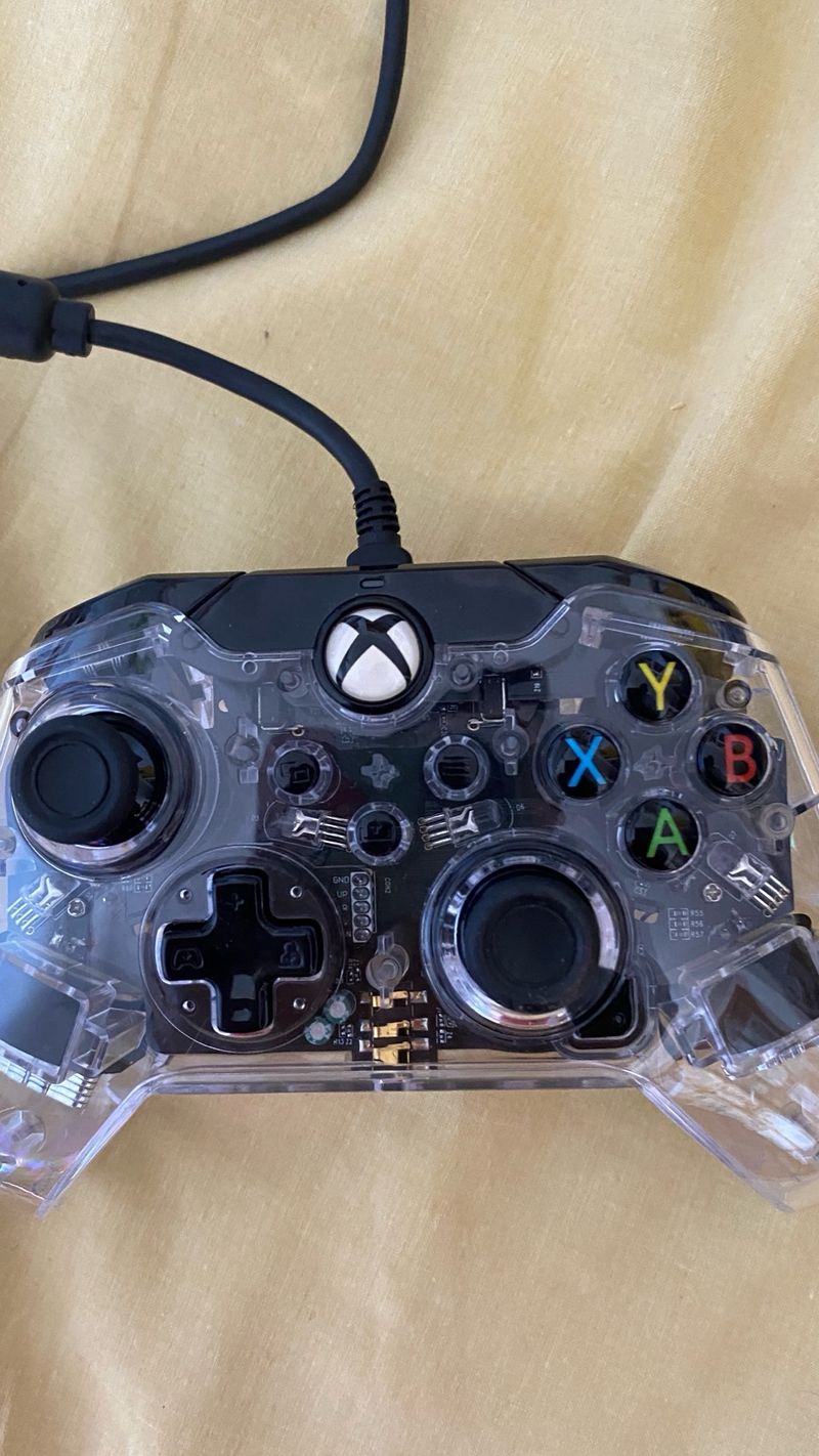 Mando Xbox con Cable Transparente