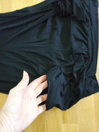 Vestido negro corto con cinturón nuevo