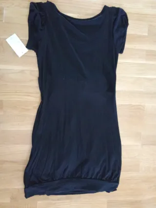 Vestido negro corto con cinturón nuevo