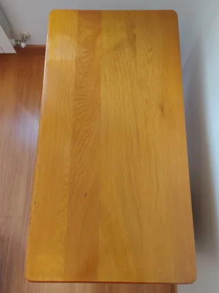 Pupitre antiguo madera y metal. Escritorio