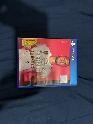 PS4 (PlayStation 4 slim) Negra + 4 Juegos+1 mando