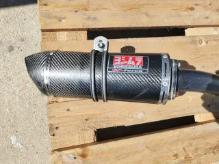 Yoshimura GSXR Escape Carbono