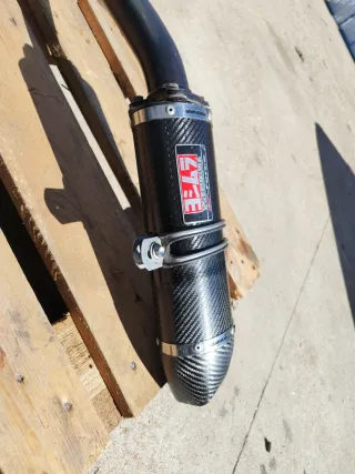 Yoshimura GSXR Escape Carbono